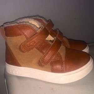 Ugg, 9 , chestnut